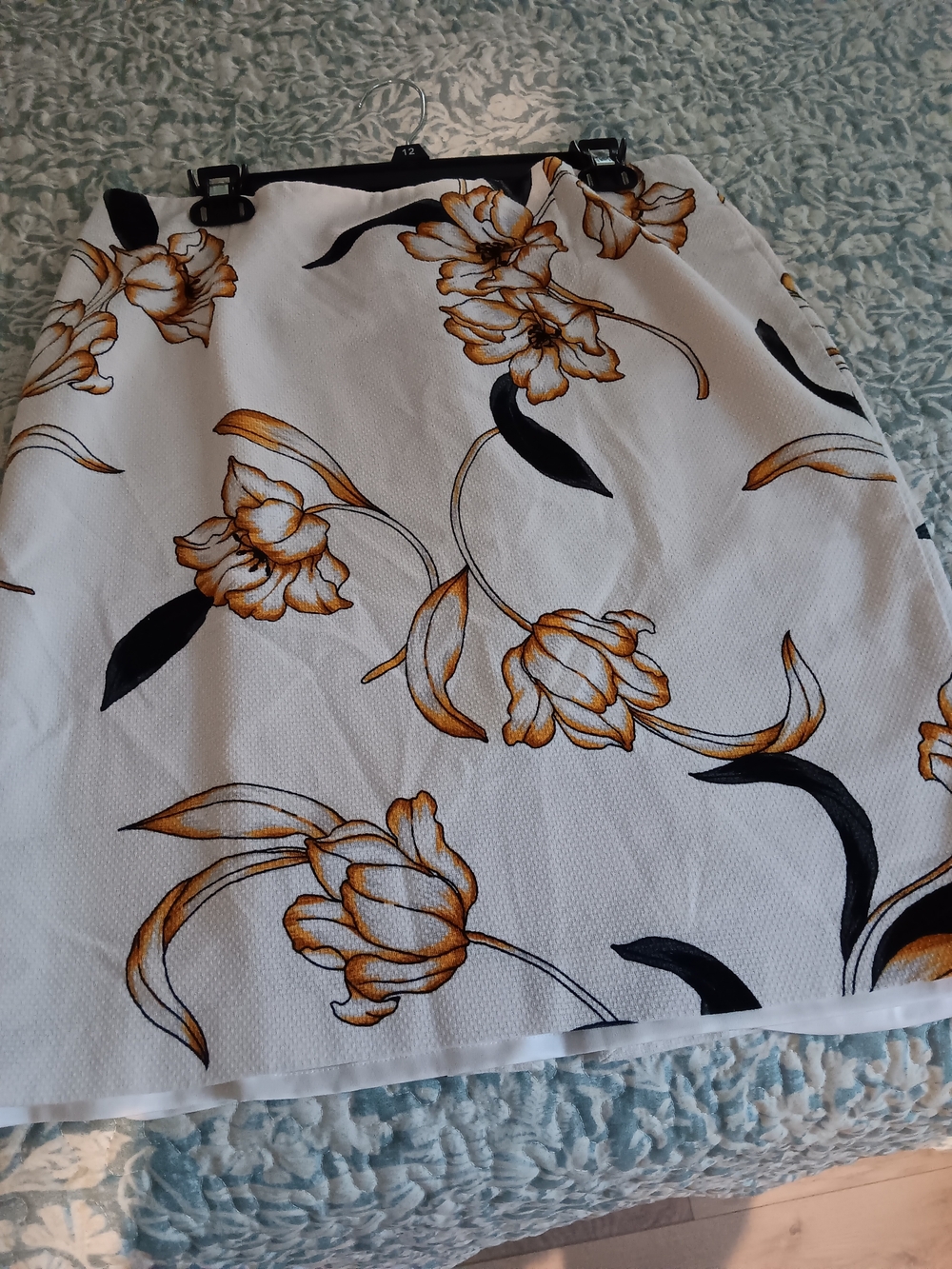 White House Black Market White Pencil Skirt with Gold Floral Print